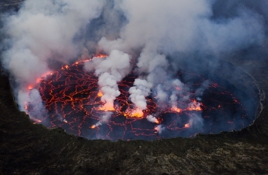 800px-lava-lake-nyiragongo-2.jpg