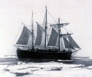 300px-Amundsen - Fram Under Sail.jpg.jpeg