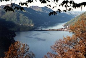 300px-Lake Lugano.jpg