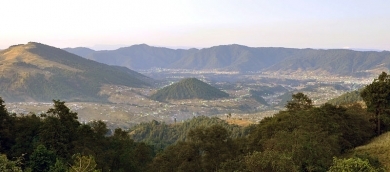 800px-guatemala-town-volcanic-crater.jpg