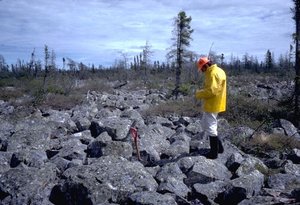 300px-Frost shattered granite bedrock.jpg