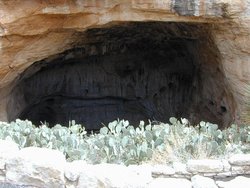 250px-CarlsbadCavernEntrance.jpg